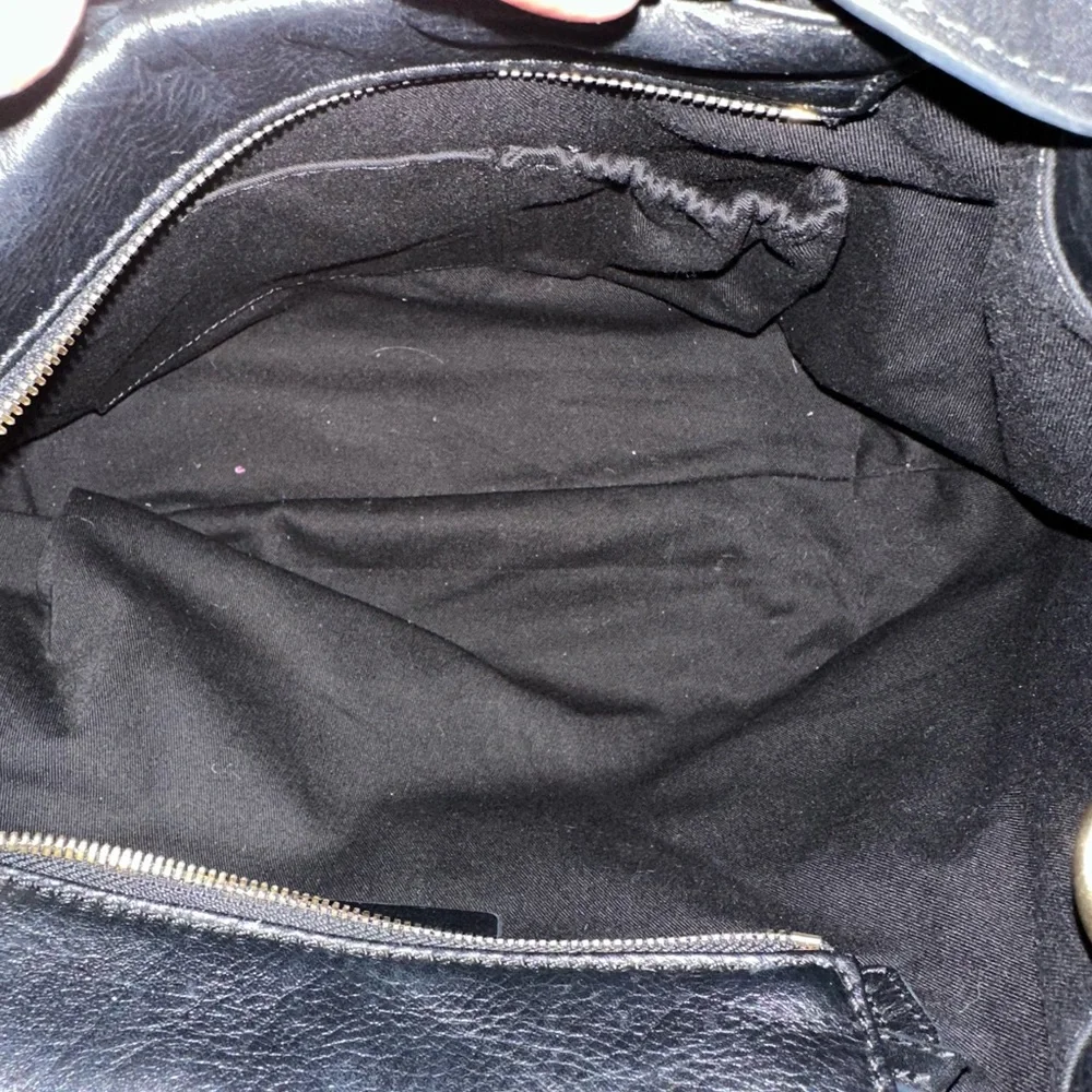 GIVENCHY Elegant Black Leather Handbag - Picture 6 of 6